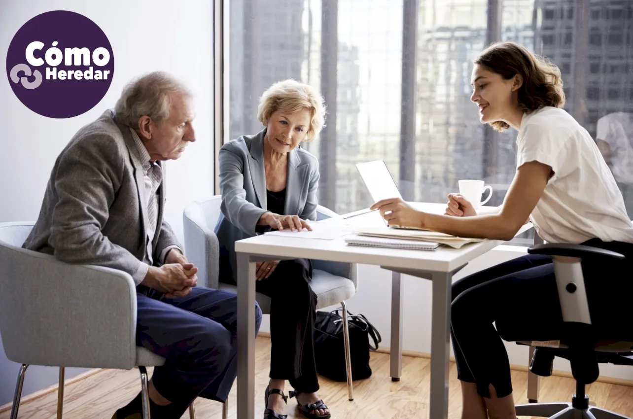 abogados, gestores y notarios son importantes en las herencias